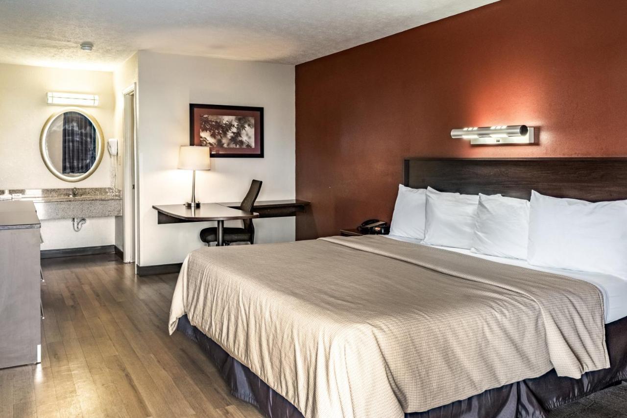 Red Roof Inn Columbus - Taylorsville Екстер'єр фото