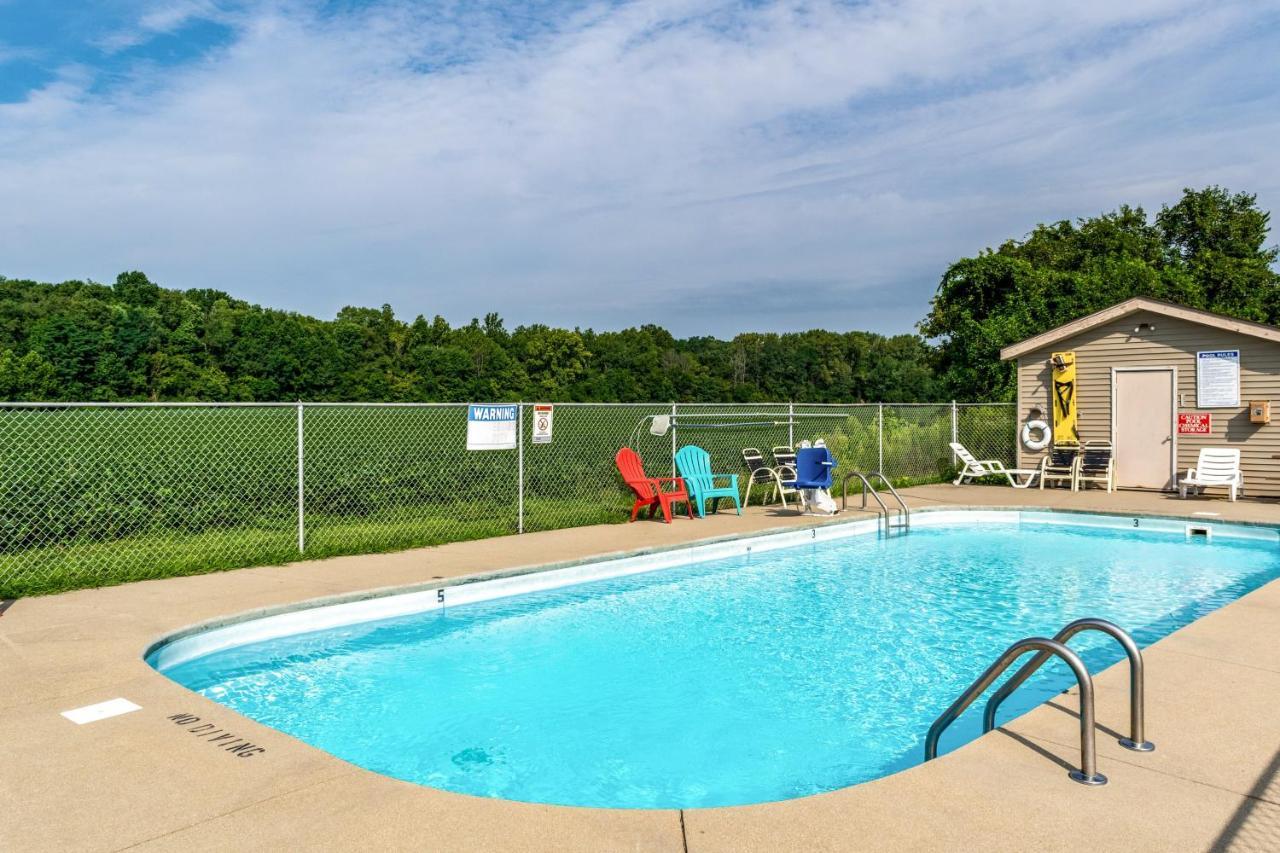 Red Roof Inn Columbus - Taylorsville Екстер'єр фото
