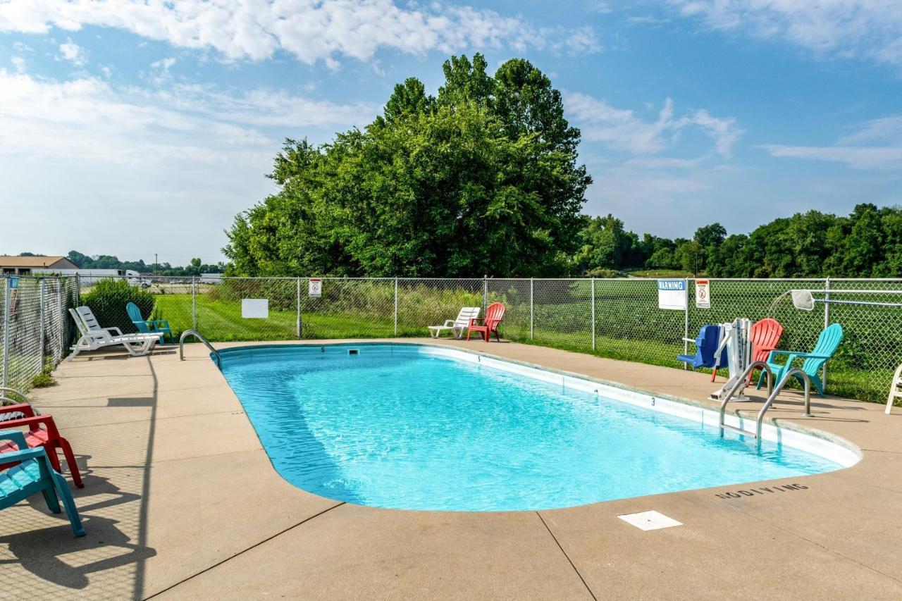 Red Roof Inn Columbus - Taylorsville Екстер'єр фото